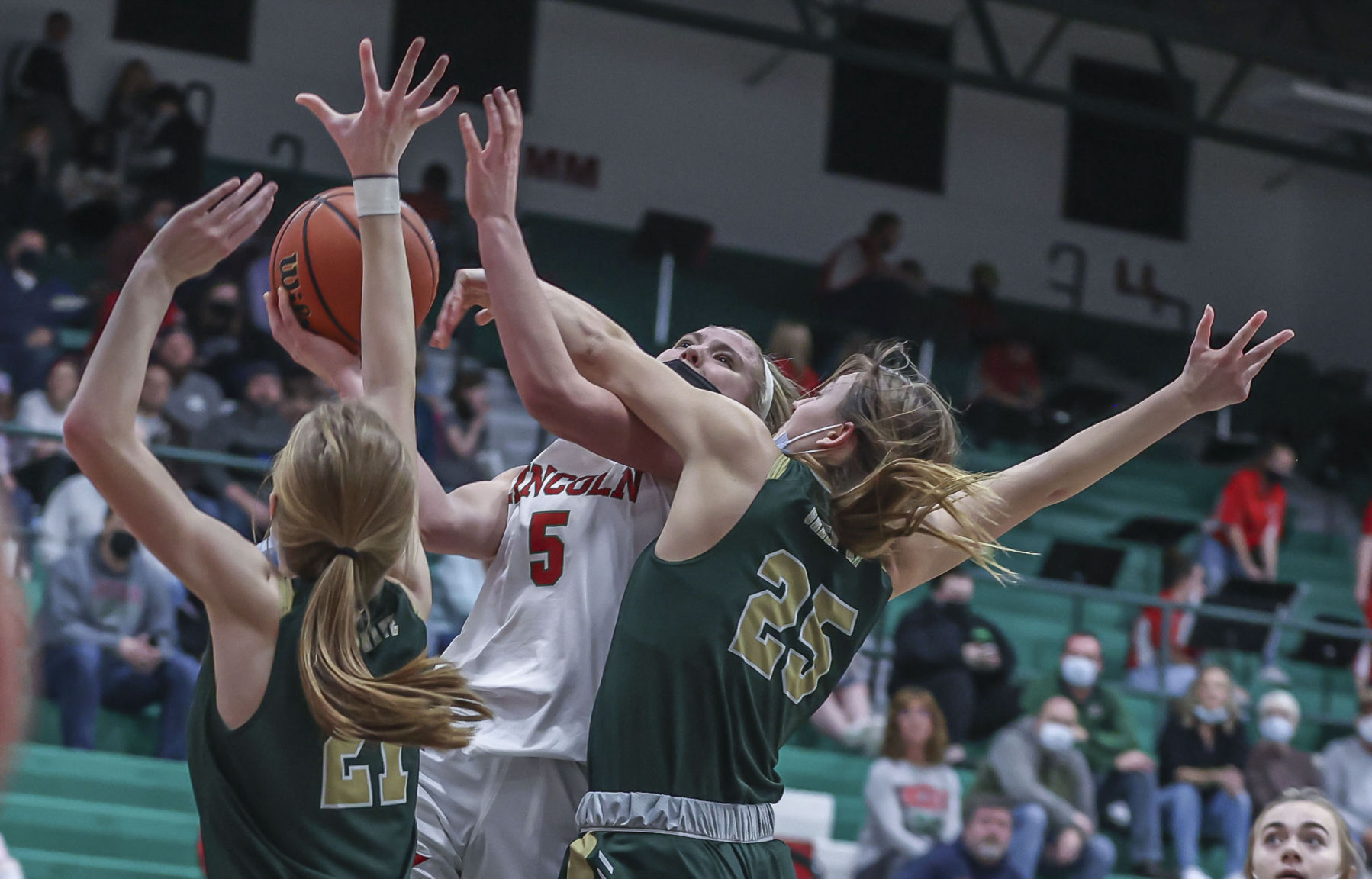 Mattoon girls at Lincoln 16 011422.JPG